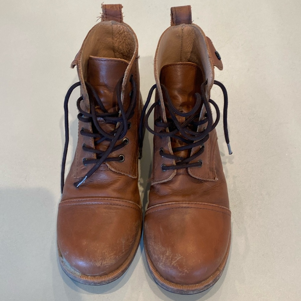 Mikoleon leather boots